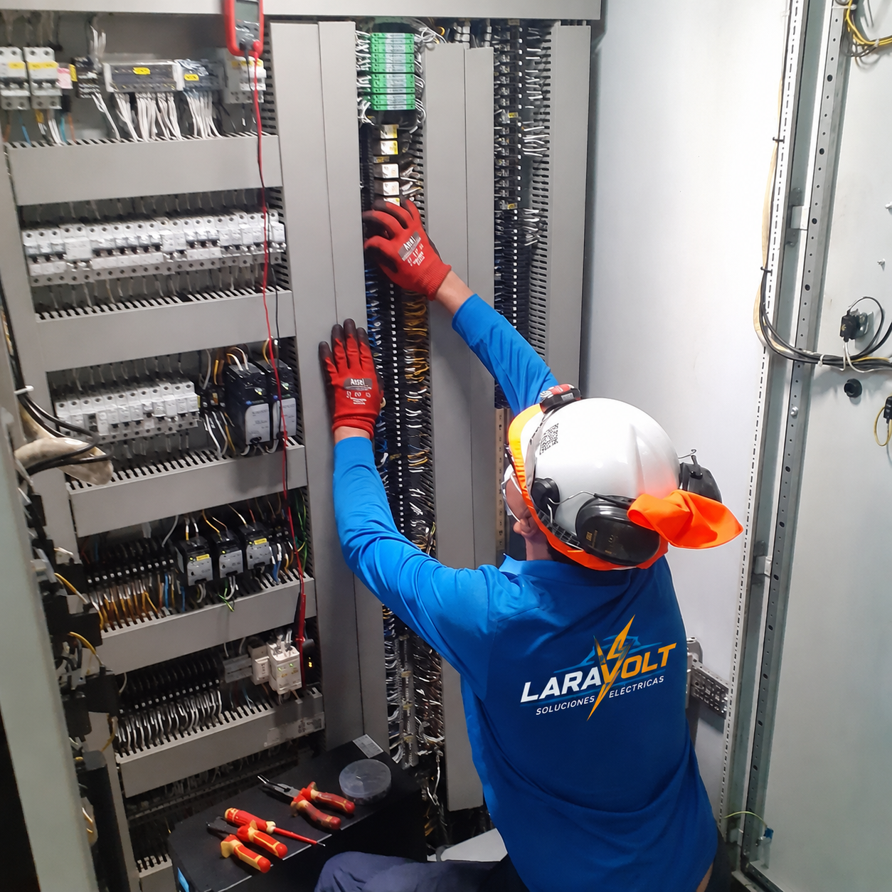 Servicios eléctricos y seguridad LaraVolt